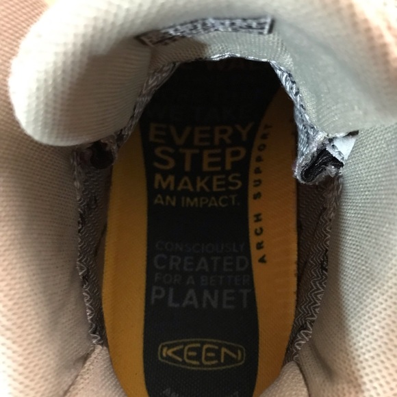 Women’s Keen Waterproof Hiking Boots size US 7/ EU 37.5 - Picture 13 of 15